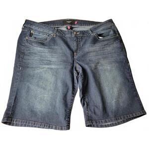 Torrid Medium Wash Denim Bermuda Shorts Plus Size 24